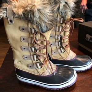 Sorel Women’s Joan of Arctic Boots